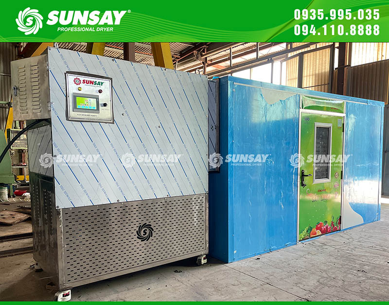 Máy sấy lạnh 200kg được chế tạo hoàn toàn bằng inox 304 không gỉ, đảm bảo vệ sinh